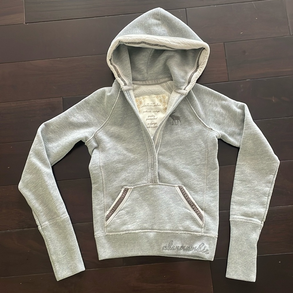 Abercrombie & Fitch crop sweater youth xl or women's 0